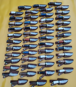 Couteaux de chasse en acier Damas faits à la main, manche en bois Pakka pleine longueur, pointe clip, garantie 3 ans, qualité industrielle OEM, vente en gros - Product Image 4