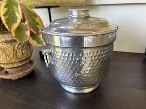 ถังน้ำแข็งเงินดีไซน์เนอร์แบบตอกลาย สำหรับแช่ค็อกเทล ของขวัญสำหรับโอกาสพิเศษ บาร์ที่บ้าน โรงแรม คลับ และงานปาร์ตี้ - Product Image 2