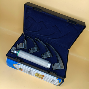 LAPA-733071-2-4 ชุดเครื่องมือส่องกล่องเสียงแบบไฟเบอร์ออปติก Macintosh พร้อมใบมีดเหล็ก 4 ใบ ขนาด 0-1-2-3 สำหรับผู้ใหญ่ ด้ามจับคุณภาพพรีเมียม ใบมีดฆ่าเชื้อได้ - Product Image 5
