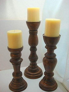 Ensemble de supports à bougies modernes et minimalistes en bois, faits à la main, durables, personnalisables, au design simple et élégant, avec des bocaux uniques et d'autres supports. - Product Image 3