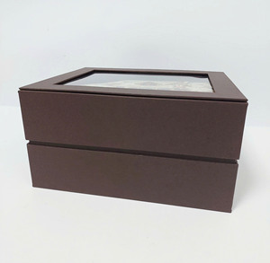 Boîtes cadeaux en papier duplex style Raphe, artisanales, design personnalisé, emballage avec estampage et gaufrage, boîtes rigides recyclables - Product Image 1