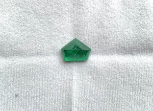 Piedra de esmeralda zambiana de 6,97 quilates con corte pentagonal para la elaboración de joyería fina, piedra preciosa natural - Product Image 5