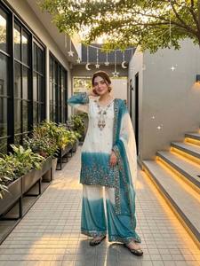Conjunto de Kurta y Palazzo de Georgette de Doble Tono Premium para Mujer, Bordado con Estrellas y Dupatta con Lentejuelas |   Traje Étnico Indio Completamente Cosido - Product Image 2