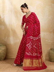 Sari Bandhani de Seda Gajji Premium |   Exquisita Tela Tie Dye Gujarati con un Rico Atractivo Tradicional - Product Image 3