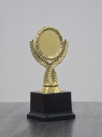 Trofeo de Plástico Resistente para Competiciones Escolares, Eventos Universitarios y Ceremonias de Premiación Deportiva con Diseño Personalizado