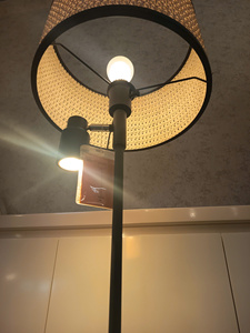 Lámpara de Pie de Estilo Europeo Moderno con Pantalla de Tela, Luz Principal E26/E27 y Luz de Lectura LED Integrada de 5-7W para Hotel - Product Image 4