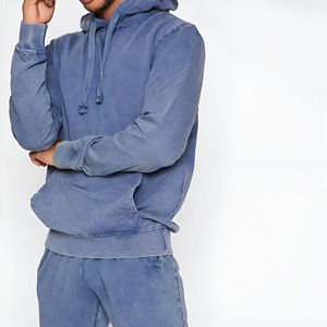 ชุดเซ็ตฮู้ดดี้และกางเกงจ็อกเกอร์ผ้าฟลีซสำหรับผู้ชาย สไตล์ลำลอง สตรีทแวร์ ทรงหลวม แฟชั่นแนวเมือง ขายส่ง/OEM เสื้อผ้าฤดูหนาว - Product Image 1