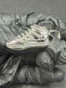 Pendentif Sneaker Moissanite Iced Out, Breloque Chaussure Hip Hop, Bijoux en Argent Sterling 925, Pendentifs et Breloques de Joaillerie Fine - Product Image 2