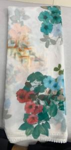 Sari de Georgette con estampado de señales, exquisito sari blanco de Georgette sintética con sinfonía floral y delicados detalles geométricos en lavanda. - Product Image 4