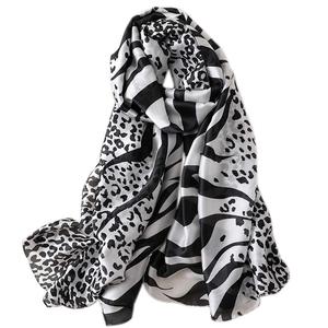 Fabricant de foulards en soie de mûrier de luxe avec impression personnalisée du logo, foulard en soie imprimé numérique carré pour femmes - Product Image 1