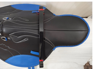 Silla de montar profesional para carreras de caballos, ligera, azul y negra, para ejercicio y carreras, estilo inglés. - Product Image 3