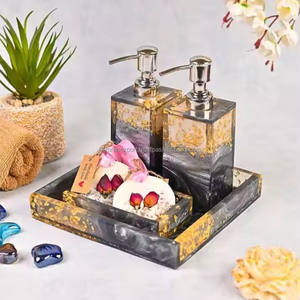 Ensemble de salle de bain artisanal en résine écologique avec forme personnalisée comprenant une pompe à savon personnalisée et un support de brosse à dents - Product Image 1