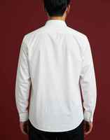 Kemeja Pria Slim Fit Poplin 100% Katun Lengan Panjang Kerah Kancing Bisnis Kasual Putih 140g ODM Musim Semi Custom