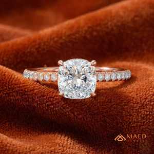 Bague de fiançailles en or rose 14K/18K avec coupe coussin et bande pavée |   Bague de mariage élégante pour femme - Product Image 1