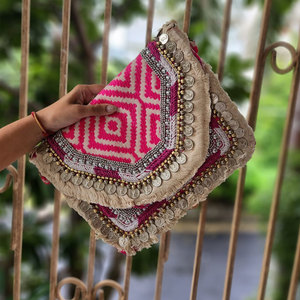 Sac messager bohème Banjara pour femme avec broderie traditionnelle, sac à bandoulière ethnique fait main pour un usage décontracté - Product Image 3