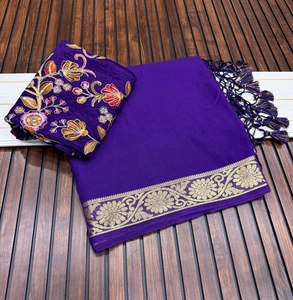 Colección Premium de Saris Étnicos con Borde de Tejido Jacquard, Acabado Teñido a Mano y Detalles de Borlas - Product Image 1