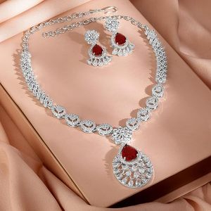 Conjunto de Collar, Pendientes y Tocado de Aleación de Zinc Bañado en Oro Rosa con Cristales de Estrás, Diseño Floral, Joyería Romántica para Boda, Tercera Marca - Product Image 5