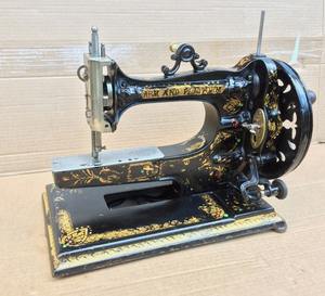 จักรเย็บผ้าคุณภาพสูงแบบแขนฟรีและแท่นวาง (จักรเย็บผ้าแบบแขนฟรี) ขายดี - Product Image 1
