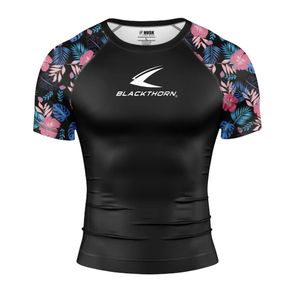 เสื้อรัดกล้ามเนื้อ MMA BJJ แขนสั้นผู้ชาย ผ้าซาตินยืดได้ 4 ทิศทาง ระบายอากาศได้ดี UPF50+ ป้องกันแบคทีเรีย เป็นมิตรกับสิ่งแวดล้อม รับผลิตแบบ OEM - Product Image 1