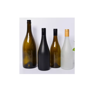 Bouteille de vin rouge bordeaux élégante 375 ml en verre vert en forme de grappe avec bouchon en bois pour liqueur, tequila, brandy - Product Image 6