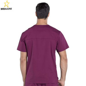 Ensemble de blouses médicales pour hommes, comprenant une blouse médicale à col en V avec 4 poches et un pantalon cargo à coupe fuselée avec 5 poches et ouverture frontale. - Product Image 4