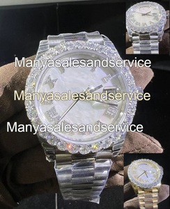 Montre Hip Hop en Acier Inoxydable avec Cadran en Verre Moissanite Givré, Rond, Résistante à l'Eau 10 ATM, Bracelet à Boucle Déployante - Product Image 3