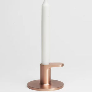 Portavelas Individual Minimalista de Cobre, Decoración Moderna de Metal para Mesa, Elegante Accesorio para el Hogar, para Comedor y Sala de Estar - Product Image 1