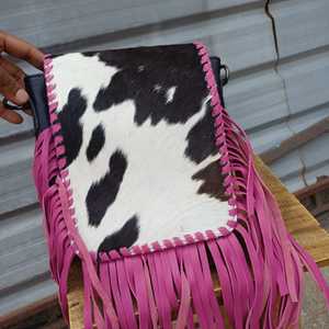 Bolso Bandolera de Cuero Vacuno con Flecos Rosas, Estilo Bohemio, Estampado Animal, Bolso de Hombro para Mujer - Product Image 1