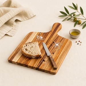 Planche à découper en teck naturel de qualité supérieure avec poignée en forme de palette pour la cuisine, planche à découper en bois durable et écologique, idéale pour les charcuteries - Product Image 5