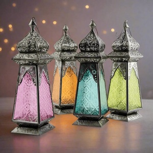 Farol Marroquí Hexagonal de Latón con Paneles de Vidrio Verde con Patrón Calado, Decoración para el Hogar - Product Image 6