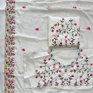 Sari en soie premium avec broderie Butta, bordure ajourée et chemisier en soie Banglory brodé - Product Image 6