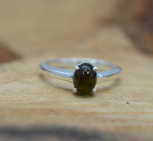 Anillo de Turmalina Verde Hecho a Mano en Plata de Ley 925, Elegante Anillo con Piedra Preciosa, Regalo para Ella - Product Image 3