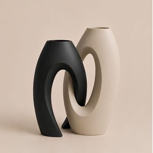 Juego de Jarrones Abstractos Recortados, Juego de Jarrones de Cerámica Modernos para Mesa, Color Negro Beige, Forma Irregular, Diseño Minimalista, Hechos a Mano, Escultóricos - Product Image 1