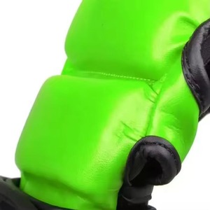 Gants de boxe et de MMA professionnels en cuir PU avec logo personnalisé, résistants, légers et imperméables - Product Image 3