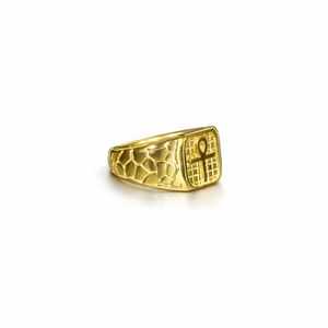 Bague Chevalière pour Homme en Or 18K avec Symbole Ankh Texturé – Symbole Égyptien Ancien, Symbole Religieux, Bague de Doigt Croix Ankh - Product Image 6