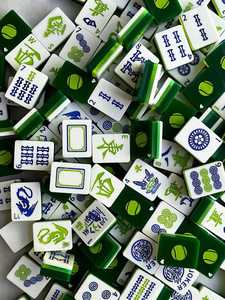 Tuiles de Mahjong Traditionnelles Vertes et Blanches en Résine, Artisanales, Artistiques, de Collection, Pièces à Motifs, Peintes à la Main, Formes Personnalisées - Product Image 4
