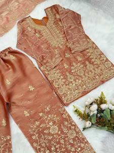 Ensemble Kurti Palazzo en soie GMY assorti pour la famille avec broderie et travail de sequins – Tenue ethnique mère-fille - Product Image 5