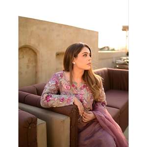 Beau haut-bas et ensemble Dupatta fantaisie pour femmes pour les fêtes - Product Image 2