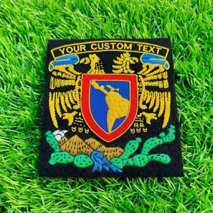 Écusson brodé personnalisé avec motif de blason, à coudre sur les vêtements, forme carrée, en tissu. - Product Image 2