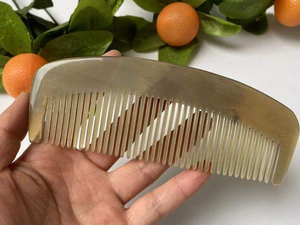 Peigne en corne de buffle pour cheveux, peigne en corne naturelle colorée de qualité supérieure pour extensions capillaires, fabriqué au Vietnam - Product Image 4