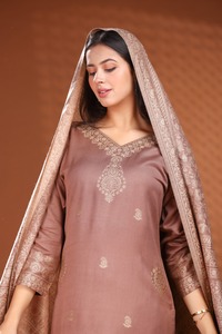 Embroidered Reversible Moisture-Wicking Traditional Winter Wool Salwar Kameez Set Heavy Dupatta Women <b>Wedding</b>/Party Formal Wear - Product Image 4