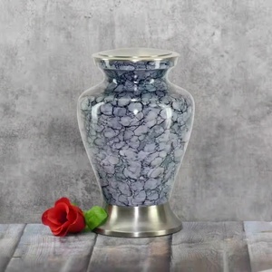 Urna Funeraria de Metal Falah International con Adhesivo Único Impreso en Color Verde Amarillento, Urna Clásica para Cenizas Humanas - Product Image 3