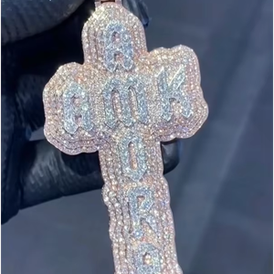 Pendentif Croix Bling Diamant Moissanite VVS Coupe Ronde GRA Hip Hop Personnalisé Lettre Plaqué Or Argent 925 Iced Out - Product Image 1
