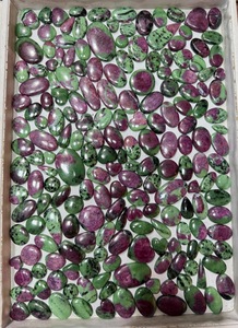 Trimurti Gems - Piedras de Zoisita Rubí 100% Naturales de Alta Calidad, Formas Mixtas, Cabujones, Cuentas Sueltas, Colgantes Personalizados para la Fabricación de Joyas - Product Image 3