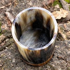 Verre à shot artisanal écologique en corne avec motif loup rustique, forme cylindrique, pour le camping et l'extérieur, de REHMAN CRAFT - Product Image 4