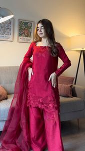 Salwar Kameez de Diseño Moderno, con Bordado Elegante en Tela Romana India/Pakistaní, Exclusivo y Tradicional para Fiestas - Product Image 2