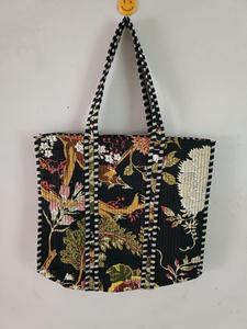 Sac fourre-tout matelassé en coton fait main pour femmes, écologique, avec logo personnalisé, style floral hiver/été, fermeture éclair, parfait pour les femmes - Product Image 2