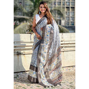 Sari de Seda Chanderi Gris con Estampado Floral de Elite Weaves, con Borde de Panel Jacquard Tejido con Zari, Ropa India y Pakistaní - Product Image 4