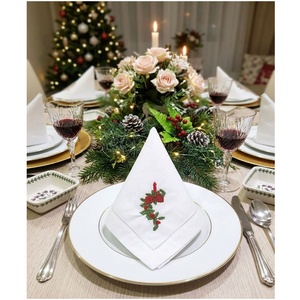 Serviette en tissu de coton personnalisée bougie brodée houx Noël dîner serviette ourlet serviettes de table maison hôtel vacances - Product Image 1