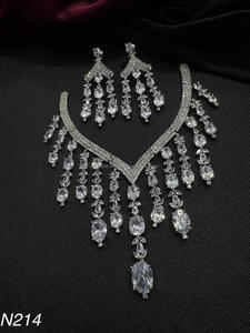 Ensemble de bijoux de mariée en diamant américain classique Collier et boucles d'oreilles en deux pièces pour mariage Style classique à la mode - Product Image 4